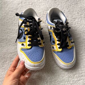 Nike Kids Low-Top Sneakers in Blue, White & Yellow with Black Laces